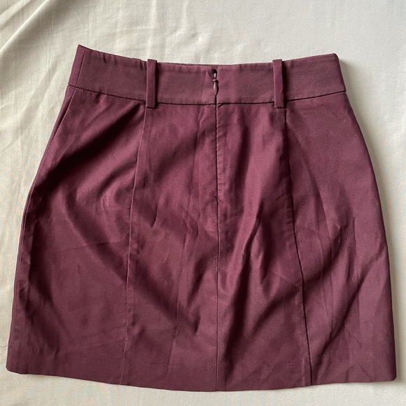 EXPRESS maroon mini skirt - 00 - form fitting - Picture 3 of 6